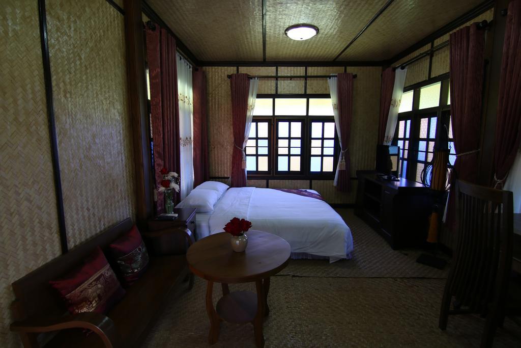 Little-Teak Homestay Чиангмай Номер фото